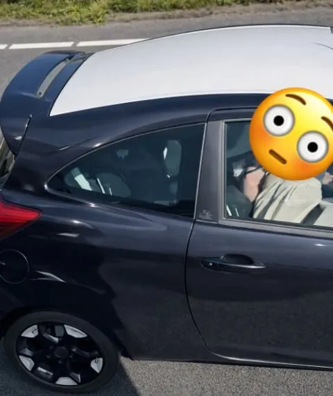 Währenddessen auf der A1 an Weihnachten – mitten im Stau kann ein Lkw-Fahrer aus seiner Kabine alles beobachten