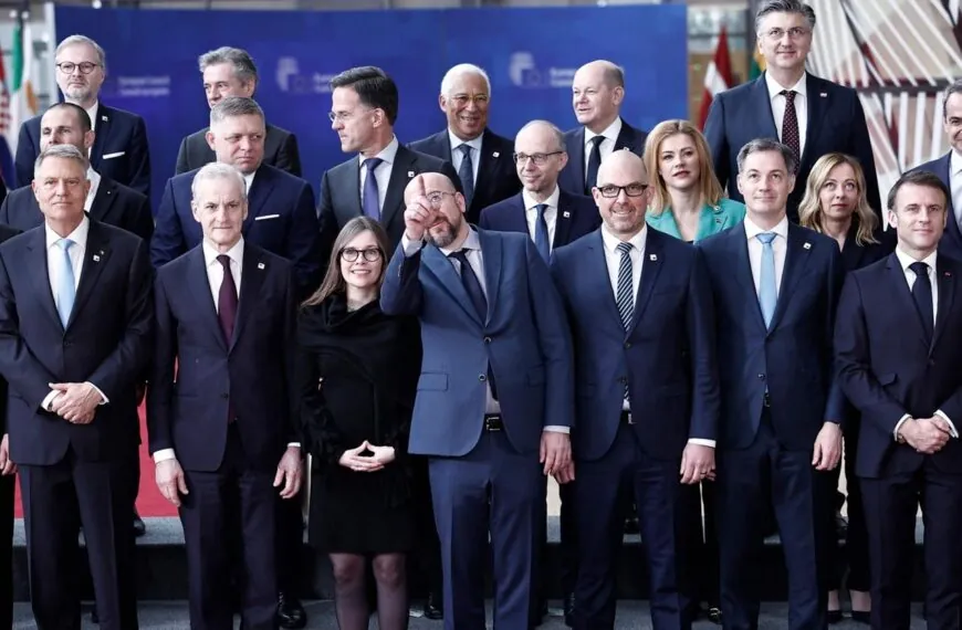 ES BEGINNT: EU ZERSCHELLT? Sieben Staaten drohen mit Veto &ndash; Europa vor der Zerrei&szlig;probe