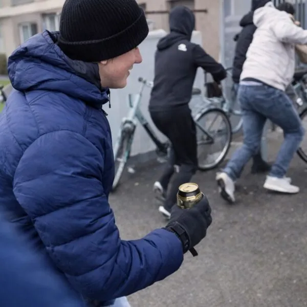 Frau aus Helmond hat genug von Gruppe Jugendlicher, die für Unruhe sorgen