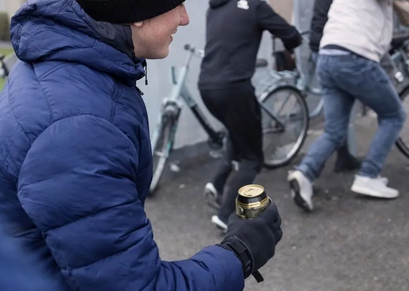 Frau aus Helmond hat genug von Gruppe Jugendlicher, die für Unruhe sorgen