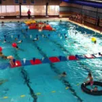 Nach Bel&auml;stigungen und Zwischenf&auml;llen: Freibad beschr&auml;nkt Zutritt &ndash; Debatte &uuml;ber Sicherheit und Diskriminierung entbrannt